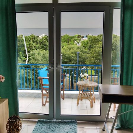 Hospitable Appartment In The Central Park, クサンチ エクステリア 写真