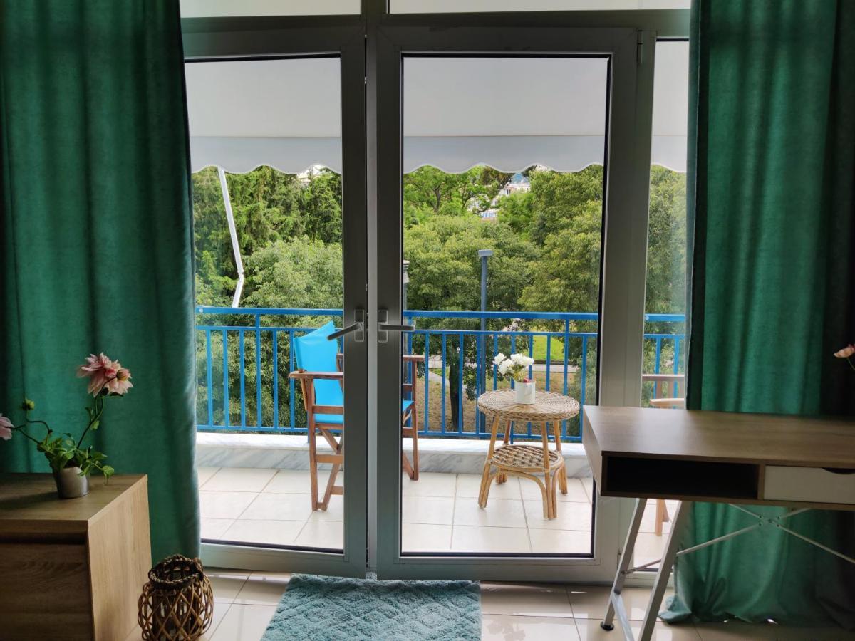 Hospitable Appartment In The Central Park, クサンチ エクステリア 写真