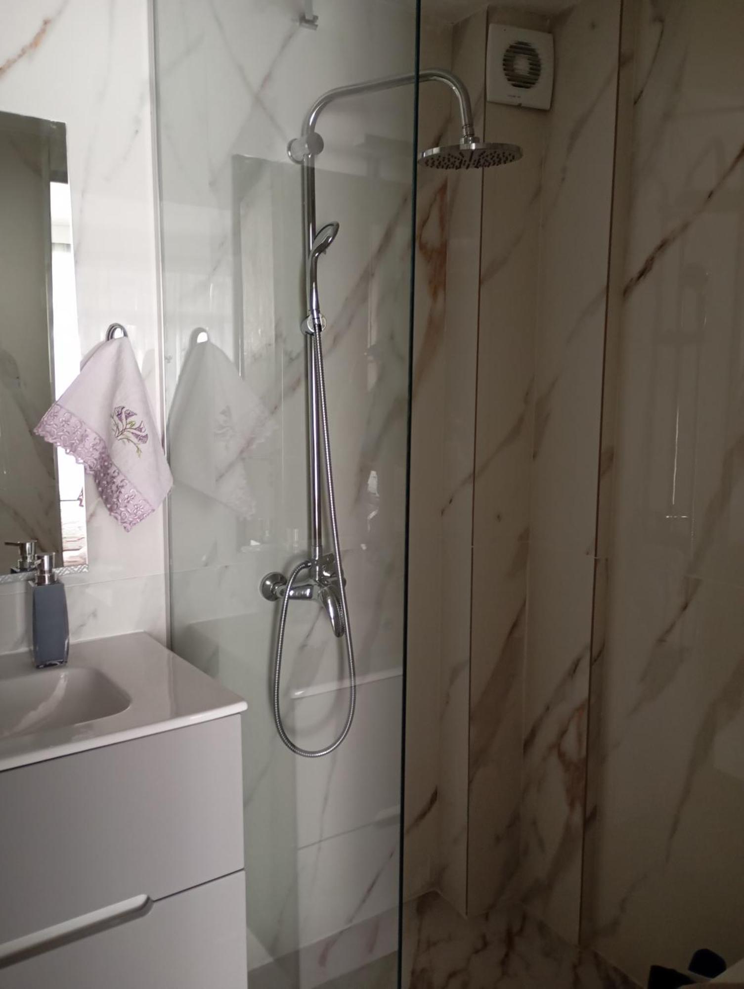 Hospitable Appartment In The Central Park, クサンチ エクステリア 写真